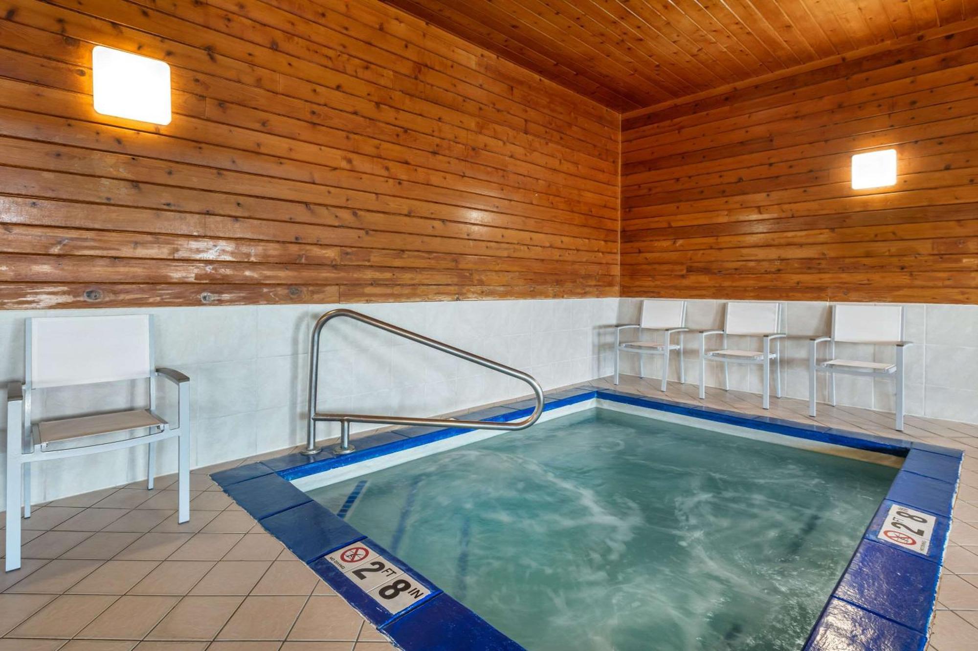 Country Inn & Suites By Radisson, Watertown, Sd Exteriér fotografie
